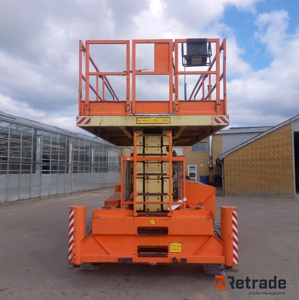 Holland Lift B-195DL25 -4WD /P/N - آلات البناء: صور 2 Holland Lift B-195DL25 -4WD /P/N - آلات البناء: صور 2