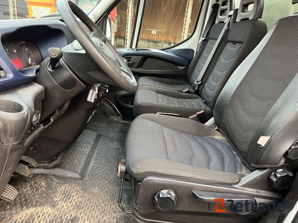IVECO 35-180 3,0D med Alu-knæklad og læsserampe. - سيارة: صور 5 IVECO 35-180 3,0D med Alu-knæklad og læsserampe. - سيارة: صور 5