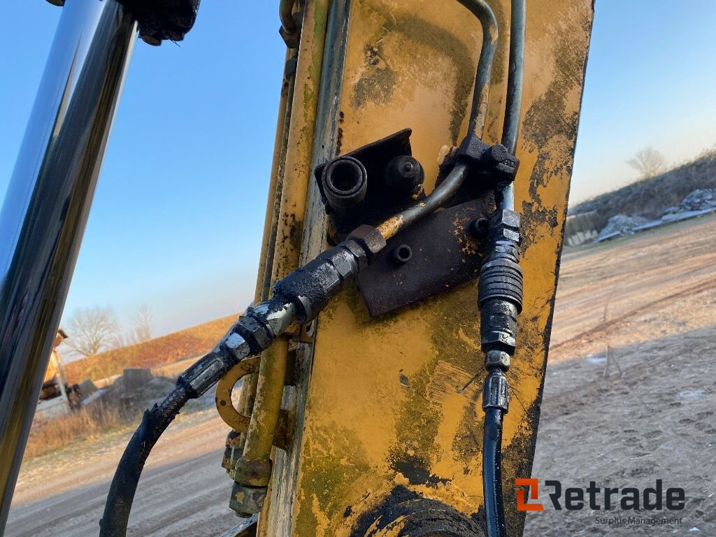 آلات البناء Liebherr R902 HDS Litronic / Årgang 1996 / Timer 11543: صور 20