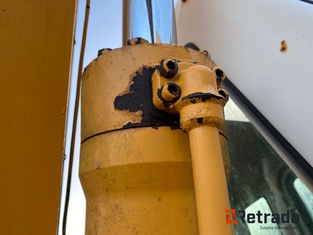 آلات البناء Liebherr R902 HDS Litronic / Årgang 1996 / Timer 11543: صور 29