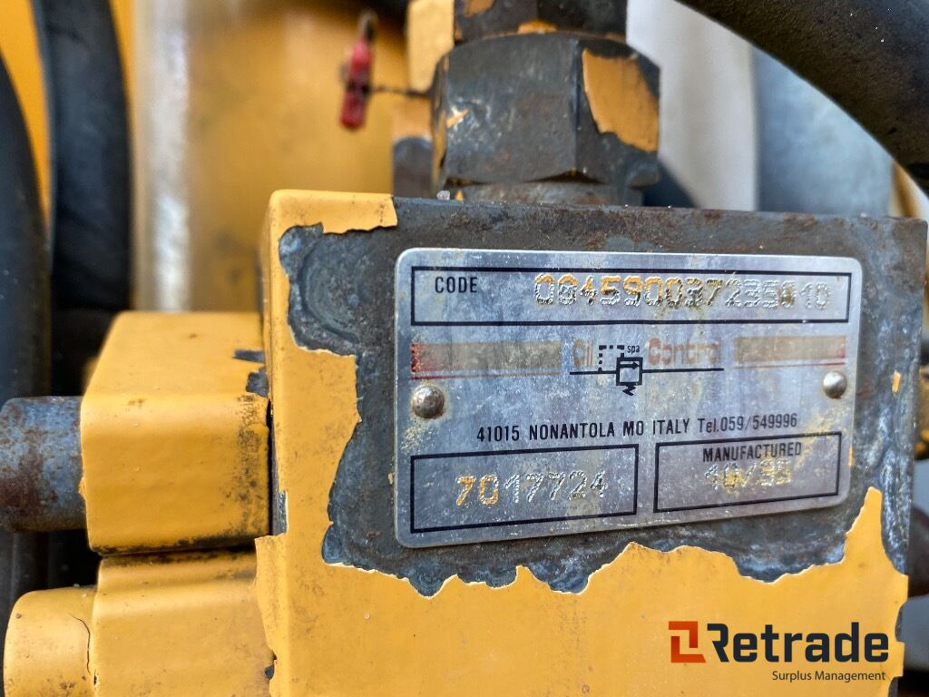 آلات البناء Liebherr R902 HDS Litronic / Årgang 1996 / Timer 11543: صور 34