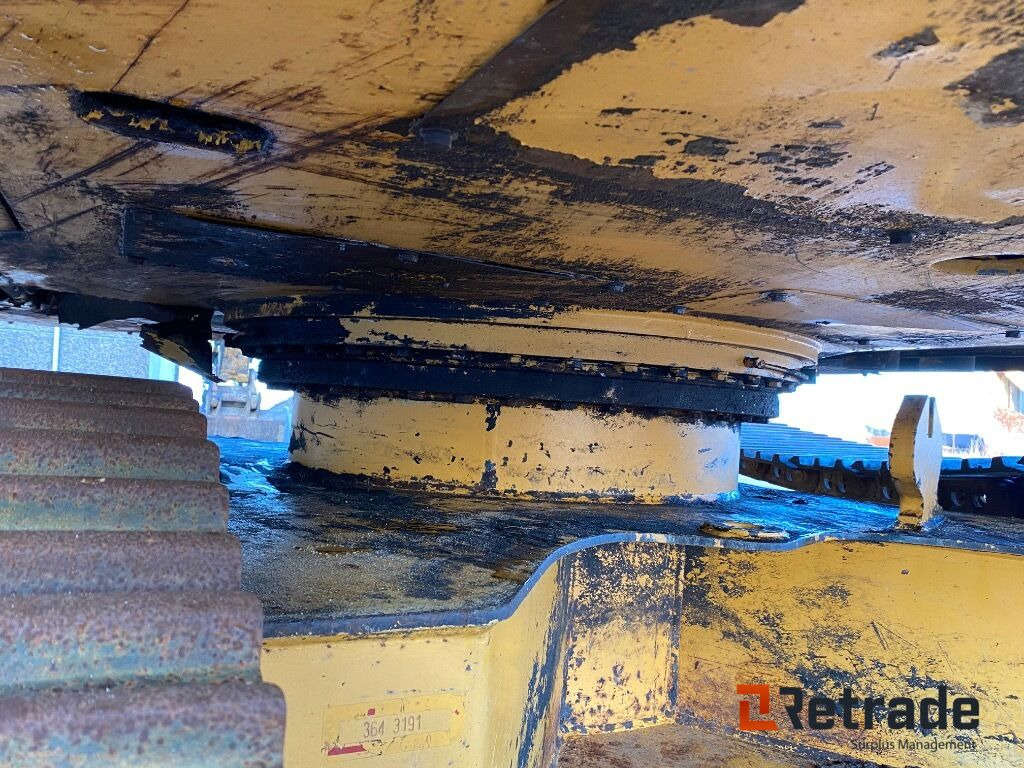 آلات البناء Liebherr R902 HDS Litronic / Årgang 1996 / Timer 11543: صور 40