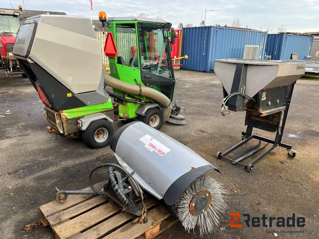 Redskabsbærer Nilfisk FH3 med maskinsæt. - سيارة بلدية: صور 4 Redskabsbærer Nilfisk FH3 med maskinsæt. - سيارة بلدية: صور 4