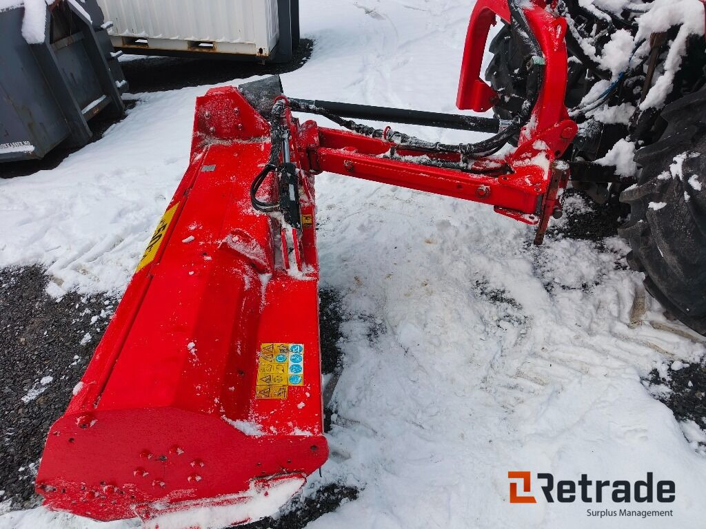 Sideforskyvbar beitepusser, Trincia Giraffa 185 - الآلات والماكينات الزراعية: صور 5 Sideforskyvbar beitepusser, Trincia Giraffa 185 - الآلات والماكينات الزراعية: صور 5