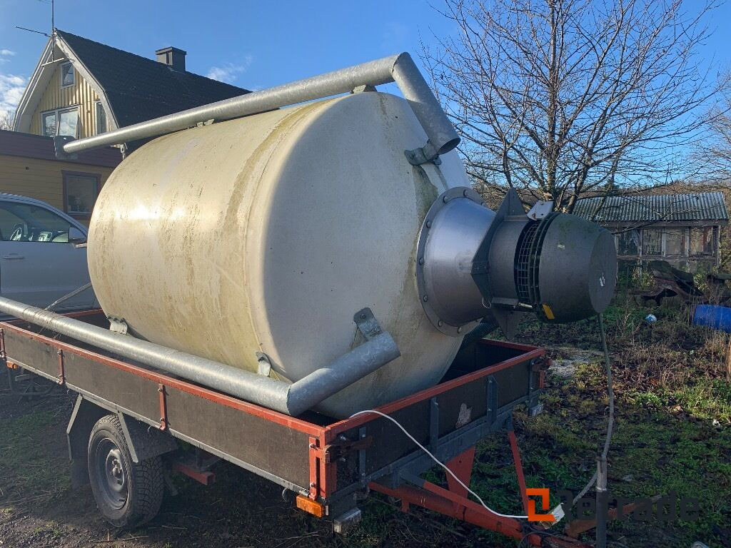 Silo MHJ 3,5 - الآلات والماكينات الزراعية: صور 4 Silo MHJ 3,5 - الآلات والماكينات الزراعية: صور 4