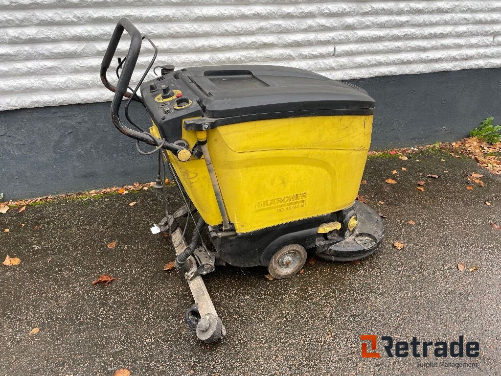 Skurmaskin/Golvskurmaskin Kärcher VD45/40 W - ماكينة فرك وتجفيف: صور 2 Skurmaskin/Golvskurmaskin Kärcher VD45/40 W - ماكينة فرك وتجفيف: صور 2