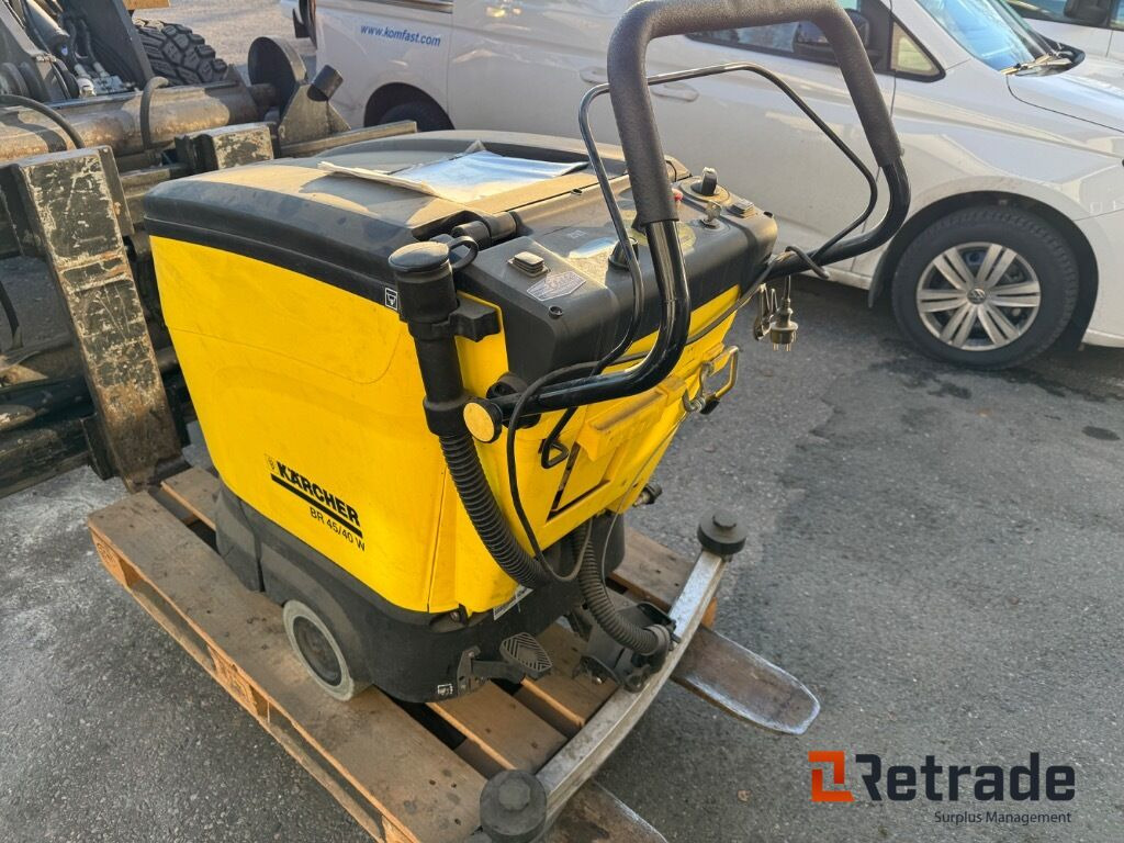 Skurmaskin Kärcher BR 45/40 W - ماكينة فرك وتجفيف: صور 2 Skurmaskin Kärcher BR 45/40 W - ماكينة فرك وتجفيف: صور 2