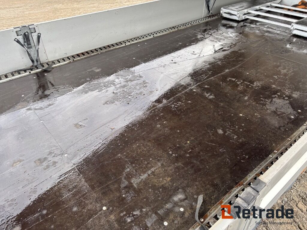 بصندوق مغلق مقطورة Släpvagn Westbay Agados: صور 44