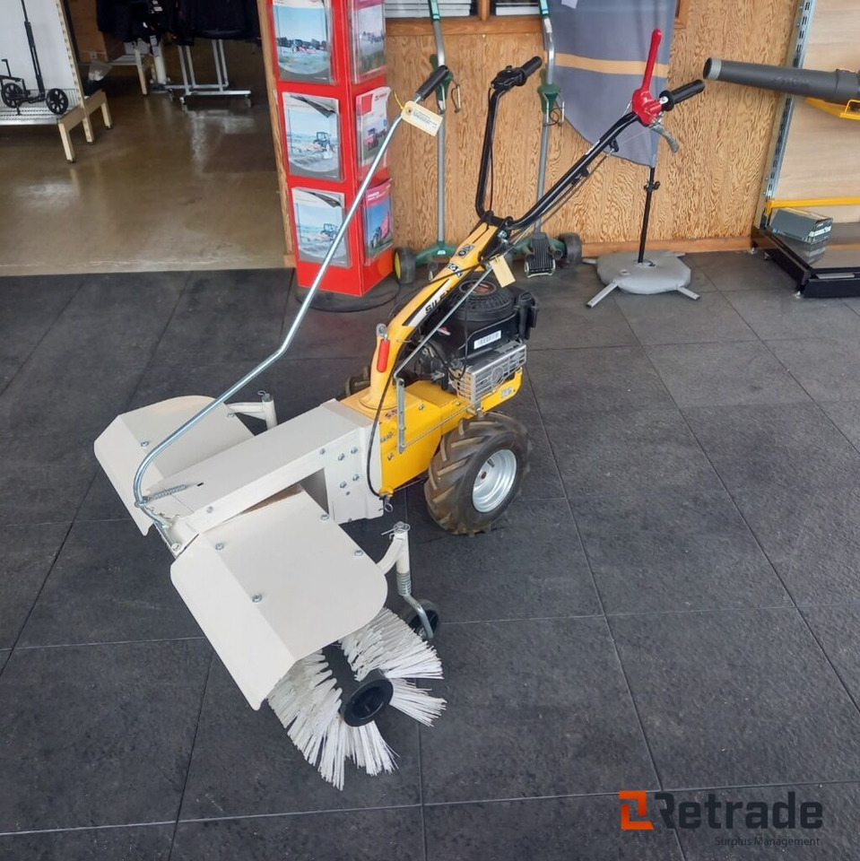 Stiga Fejemaskine - آلات البناء: صور 1 Stiga Fejemaskine - آلات البناء: صور 1