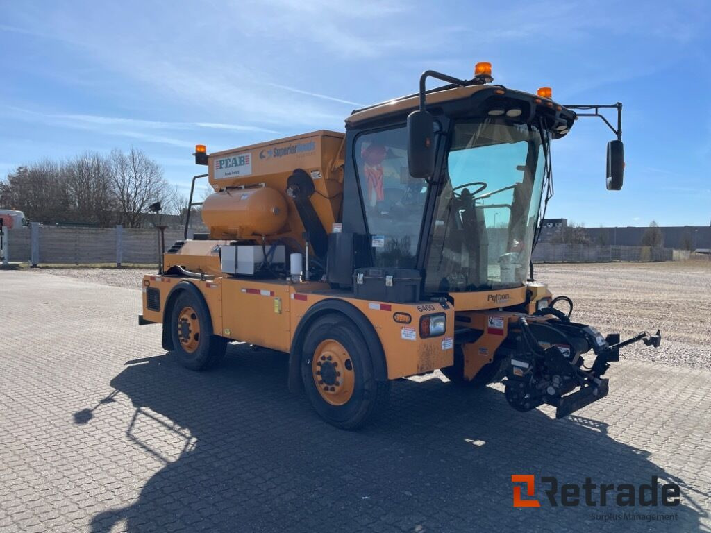 SuperiorRoads Python 5000+ Pothole Patcher - آلات البناء: صور 3 SuperiorRoads Python 5000+ Pothole Patcher - آلات البناء: صور 3