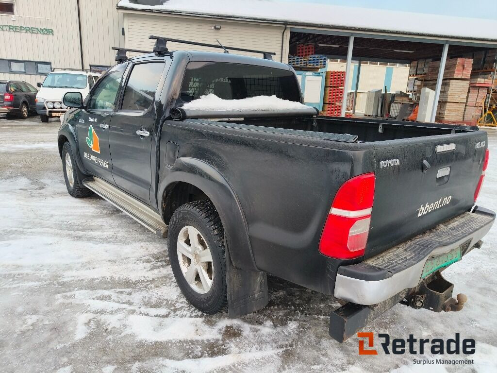 TOYOTA Hilux 4WD - سيارة: صور 5 TOYOTA Hilux 4WD - سيارة: صور 5