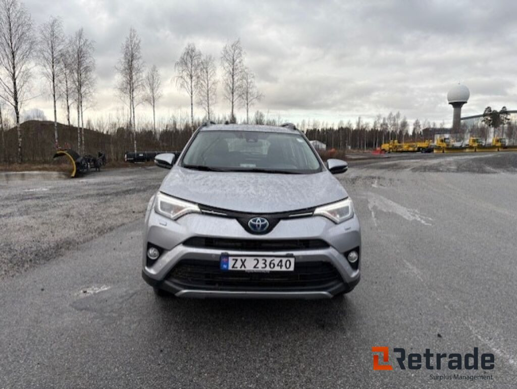 Toyota RAV4 - سيارة: صور 3 Toyota RAV4 - سيارة: صور 3
