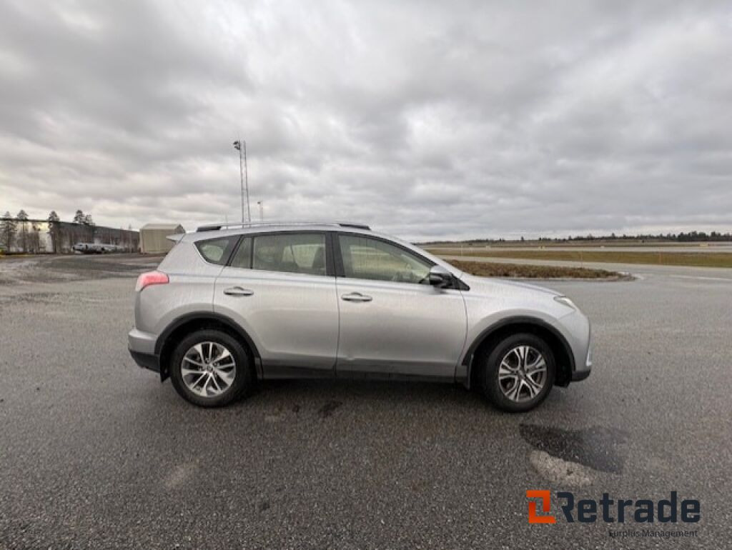 Toyota RAV4 - سيارة: صور 1 Toyota RAV4 - سيارة: صور 1