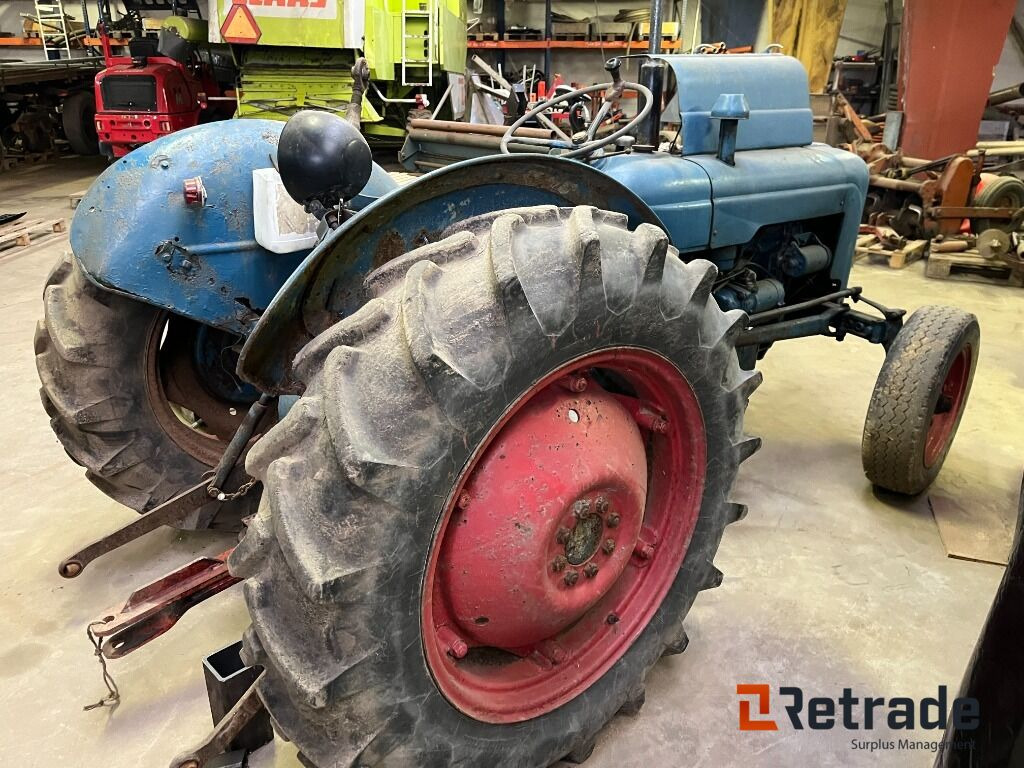 Traktor Ford Dextra Traktor - الآلات والماكينات الزراعية: صور 4 Traktor Ford Dextra Traktor - الآلات والماكينات الزراعية: صور 4