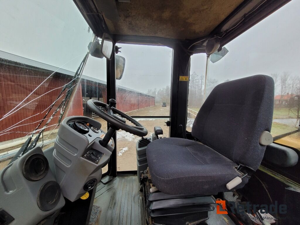 Vält Jordpackningsvält CAT CS 423 E - آلات البناء: صور 5 Vält Jordpackningsvält CAT CS 423 E - آلات البناء: صور 5