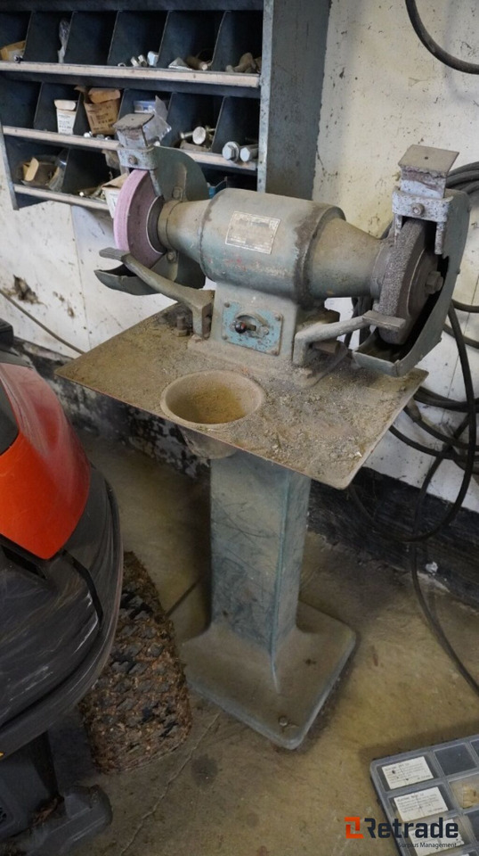 Verkstadsutrustning Smärgel / bänkslip - معدات صناعية: صور 1 Verkstadsutrustning Smärgel / bänkslip - معدات صناعية: صور 1