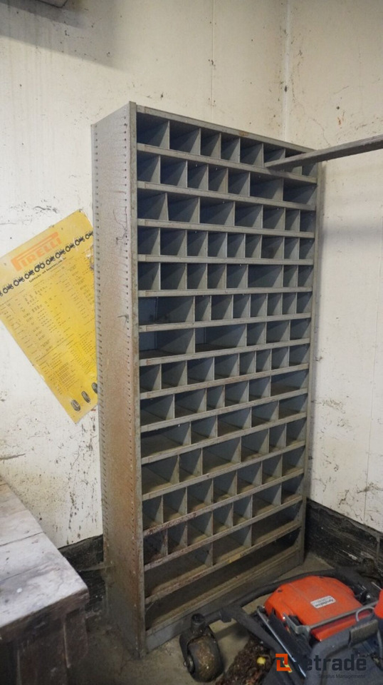 Verkstadsutrustning Väggskåp och hyllserie - معدات صناعية: صور 5 Verkstadsutrustning Väggskåp och hyllserie - معدات صناعية: صور 5