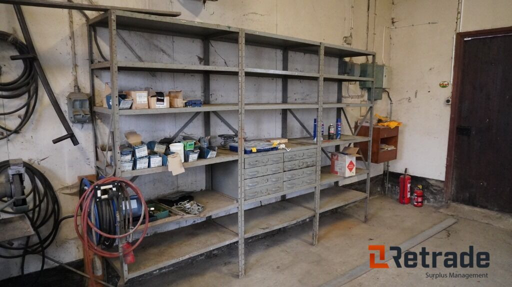 Verkstadsutrustning Väggskåp och hyllserie - معدات صناعية: صور 1 Verkstadsutrustning Väggskåp och hyllserie - معدات صناعية: صور 1