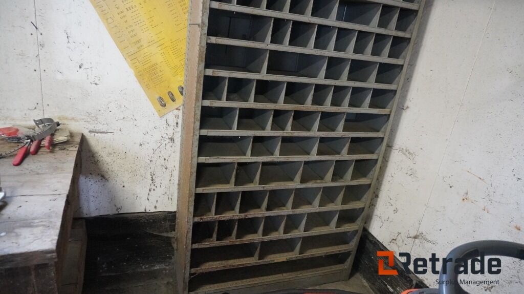 Verkstadsutrustning Väggskåp och hyllserie - معدات صناعية: صور 3 Verkstadsutrustning Väggskåp och hyllserie - معدات صناعية: صور 3