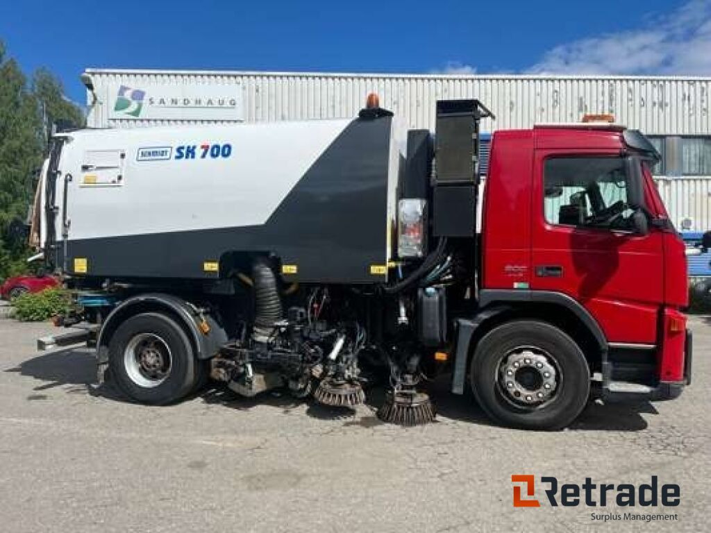 Volvo FE 300 Feiebil / Kombibil med Tipp og Brøyteoppsett - سياره كنس شوارع: صور 2 Volvo FE 300 Feiebil / Kombibil med Tipp og Brøyteoppsett - سياره كنس شوارع: صور 2