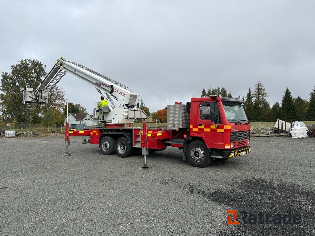 Volvo FL10 6*2 med Bronto 28-2TI skylift - موبايل كرين: صور 4 Volvo FL10 6*2 med Bronto 28-2TI skylift - موبايل كرين: صور 4