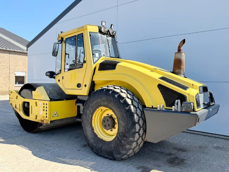 Bomag BW213DH-4 - EVIB/BVC / German Machine / Airco - مدحلة: صور 3 Bomag BW213DH-4 - EVIB/BVC / German Machine / Airco - مدحلة: صور 3