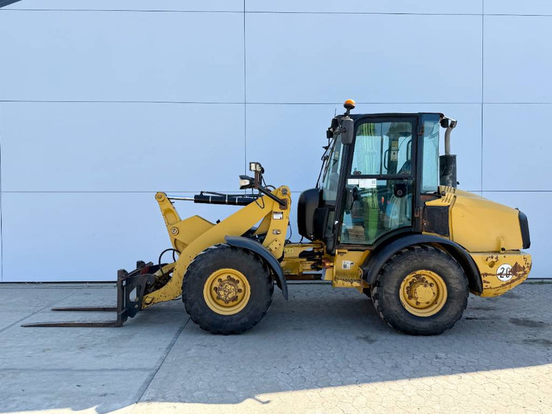 Cat 906H - Automatic Greasing / Quick Coupler - اللودر بعجل: صور 1 Cat 906H - Automatic Greasing / Quick Coupler - اللودر بعجل: صور 1