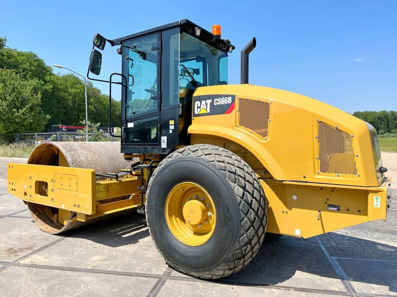 Cat CS66B - Excellent Condition / Low Hours / CE - مدحلة: صور 3 Cat CS66B - Excellent Condition / Low Hours / CE - مدحلة: صور 3