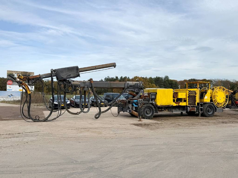 Epiroc ME5 Concrete Sprayer Shotcrete / 4 Wheel Steer - آلات البناء: صور 1 Epiroc ME5 Concrete Sprayer Shotcrete / 4 Wheel Steer - آلات البناء: صور 1