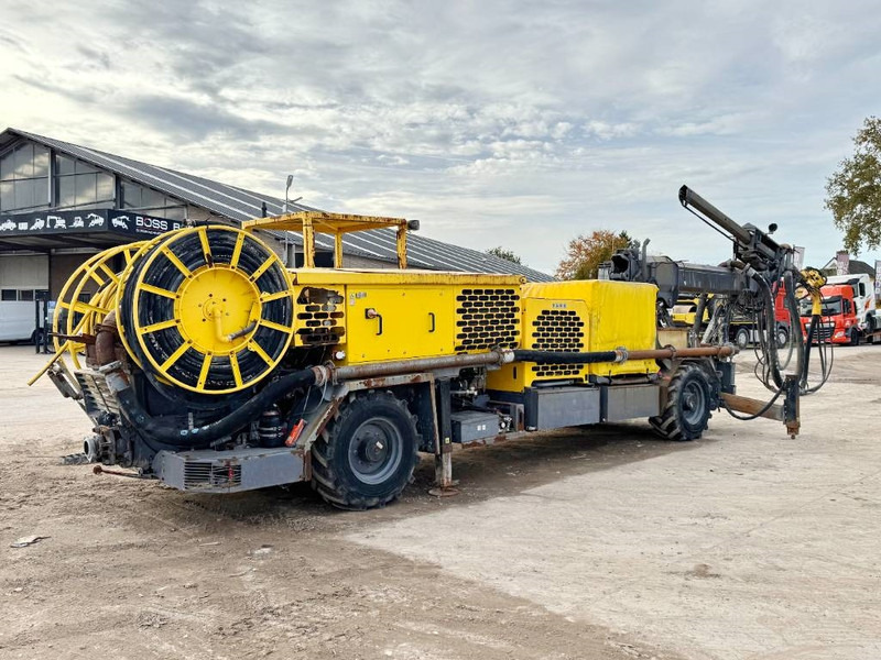 Epiroc ME5 Concrete Sprayer Shotcrete / 4 Wheel Steer - آلات البناء: صور 4 Epiroc ME5 Concrete Sprayer Shotcrete / 4 Wheel Steer - آلات البناء: صور 4