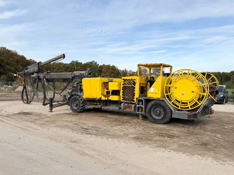 Epiroc ME5 Concrete Sprayer Shotcrete / 4 Wheel Steer - آلات البناء: صور 2 Epiroc ME5 Concrete Sprayer Shotcrete / 4 Wheel Steer - آلات البناء: صور 2