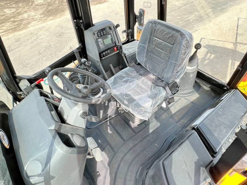 JCB 3DX / 3CX Plus 4WD - 4/1 Bucket / Hammer Lines - حفار متعدد الاستخدام: صور 5 JCB 3DX / 3CX Plus 4WD - 4/1 Bucket / Hammer Lines - حفار متعدد الاستخدام: صور 5