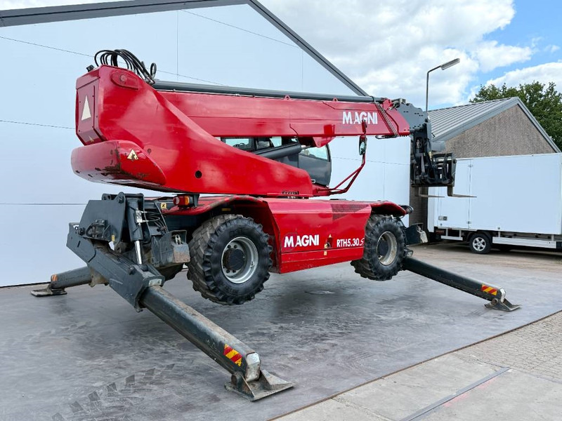 رافعة تلسكوبية MAGNI RTH5.30 - Remote Control / 4x4x4 / Airco: صور 5 رافعة تلسكوبية MAGNI RTH5.30 - Remote Control / 4x4x4 / Airco: صور 5