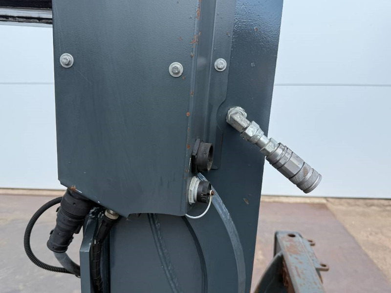 رافعة تلسكوبية MAGNI RTH5.30 - Remote Control / 4x4x4 / Airco: صور 16 رافعة تلسكوبية MAGNI RTH5.30 - Remote Control / 4x4x4 / Airco: صور 16