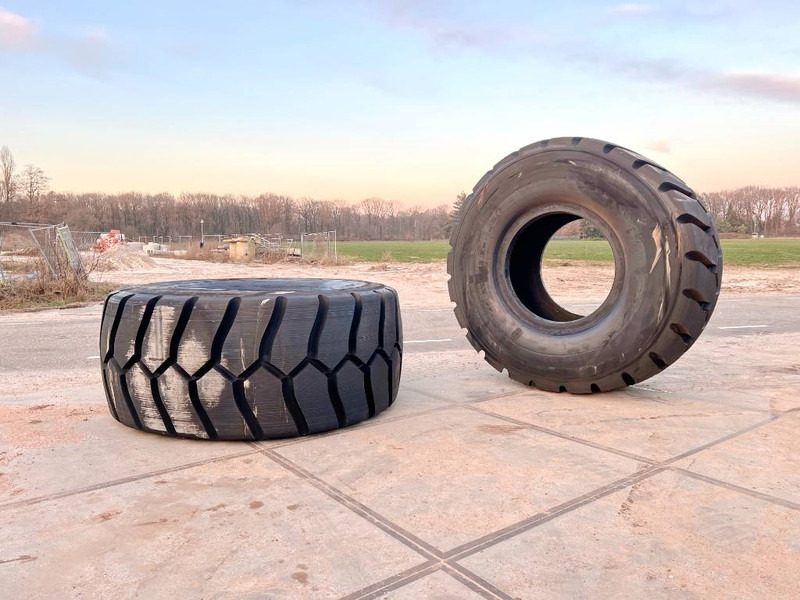 Michelin X Mine D2 45/65R45 Tyre x 2 - الإطارات والجنوط - آلات البناء: صور 1 Michelin X Mine D2 45/65R45 Tyre x 2 - الإطارات والجنوط - آلات البناء: صور 1