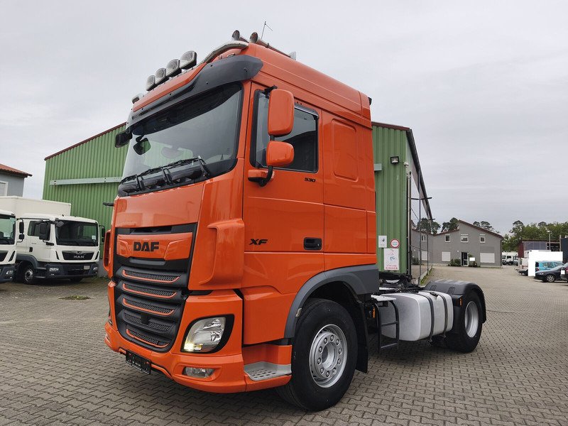 DAF XF 530 FT - شاحنة جرار: صور 1 DAF XF 530 FT - شاحنة جرار: صور 1