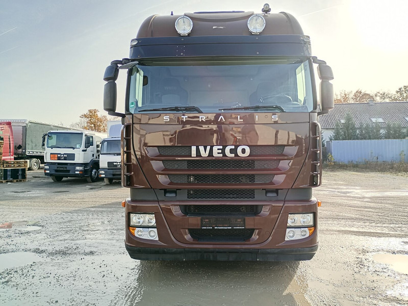 Iveco AS260S42Y/FS CM BDF HIAB 144E-4 HIDUO 12,7 m - شاحنة ستارة, شاحنة كرين: صور 4 Iveco AS260S42Y/FS CM BDF HIAB 144E-4 HIDUO 12,7 m - شاحنة ستارة, شاحنة كرين: صور 4