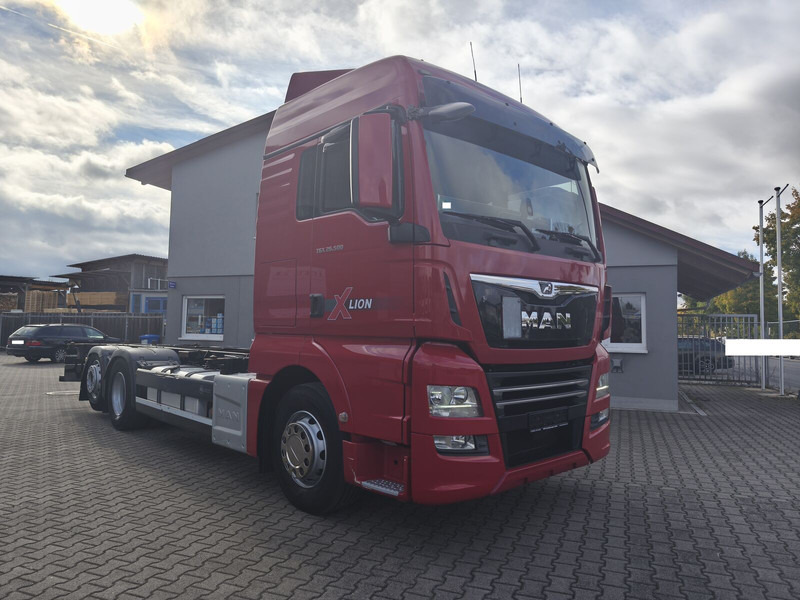 MAN TGX 26.500 BDF 6x2 Euro 6 Standard Lift+Lenk (29) - الشاسيه شاحنة: صور 2 MAN TGX 26.500 BDF 6x2 Euro 6 Standard Lift+Lenk (29) - الشاسيه شاحنة: صور 2