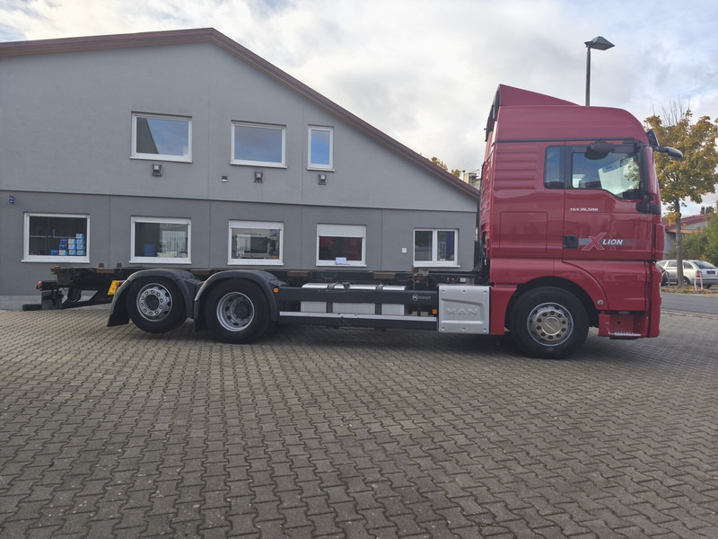 MAN TGX 26.500 BDF 6x2 Euro 6 Standard Lift+Lenk (29) - الشاسيه شاحنة: صور 4 MAN TGX 26.500 BDF 6x2 Euro 6 Standard Lift+Lenk (29) - الشاسيه شاحنة: صور 4