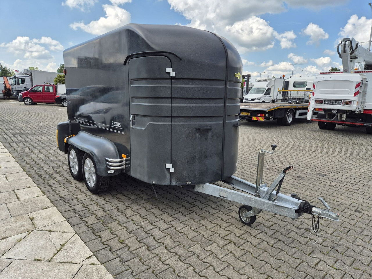 Humbaur Rexus 2000 / FOR Transporting 2 Horses, Ponies ANDBreedin Humbaur Rexus 2000 / FOR Transporting 2 Horses, Ponies ANDBreedin - عربة نقل خيل: صور 4 Humbaur Rexus 2000 / FOR Transporting 2 Horses, Ponies ANDBreedin Humbaur Rexus 2000 / FOR Transporting 2 Horses, Ponies ANDBreedin - عربة نقل خيل: صور 4