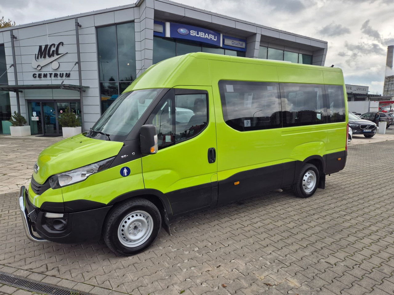 IVECO Daily 35S12 Hi-Matic / 10 Seats - صغيرة, ميكروباص: صور 1 IVECO Daily 35S12 Hi-Matic / 10 Seats - صغيرة, ميكروباص: صور 1
