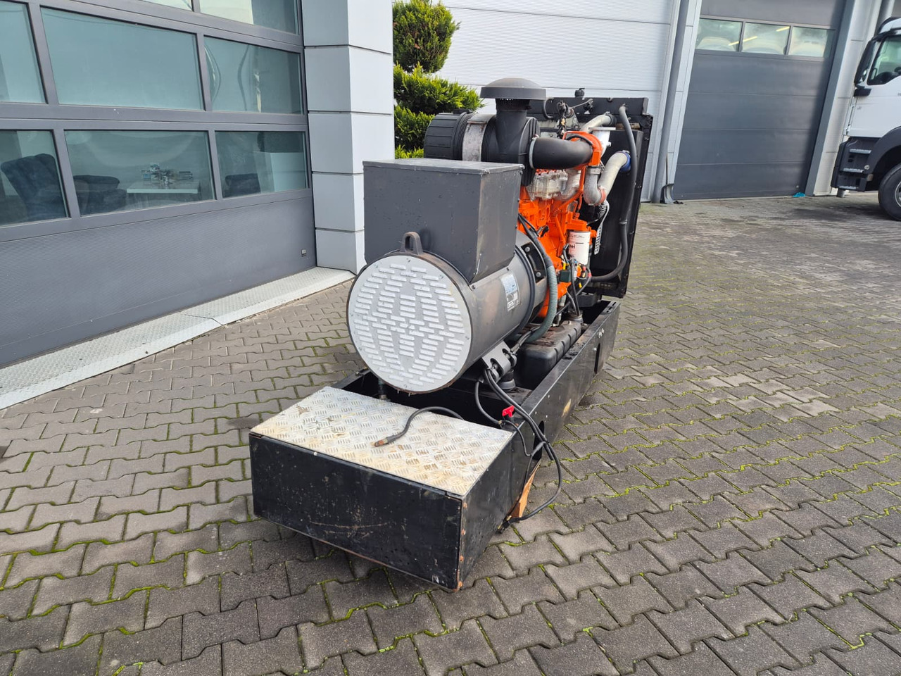 MECALAC ECP34 2S4 - Iveco Engine,126kVA,New oils, filters, Mecc Alte ECP34 2S4 - Iveco Engine,126kVA,New oils, filters, Like New - مجموعة المولدات: صور 5 MECALAC ECP34 2S4 - Iveco Engine,126kVA,New oils, filters, Mecc Alte ECP34 2S4 - Iveco Engine,126kVA,New oils, filters, Like New - مجموعة المولدات: صور 5