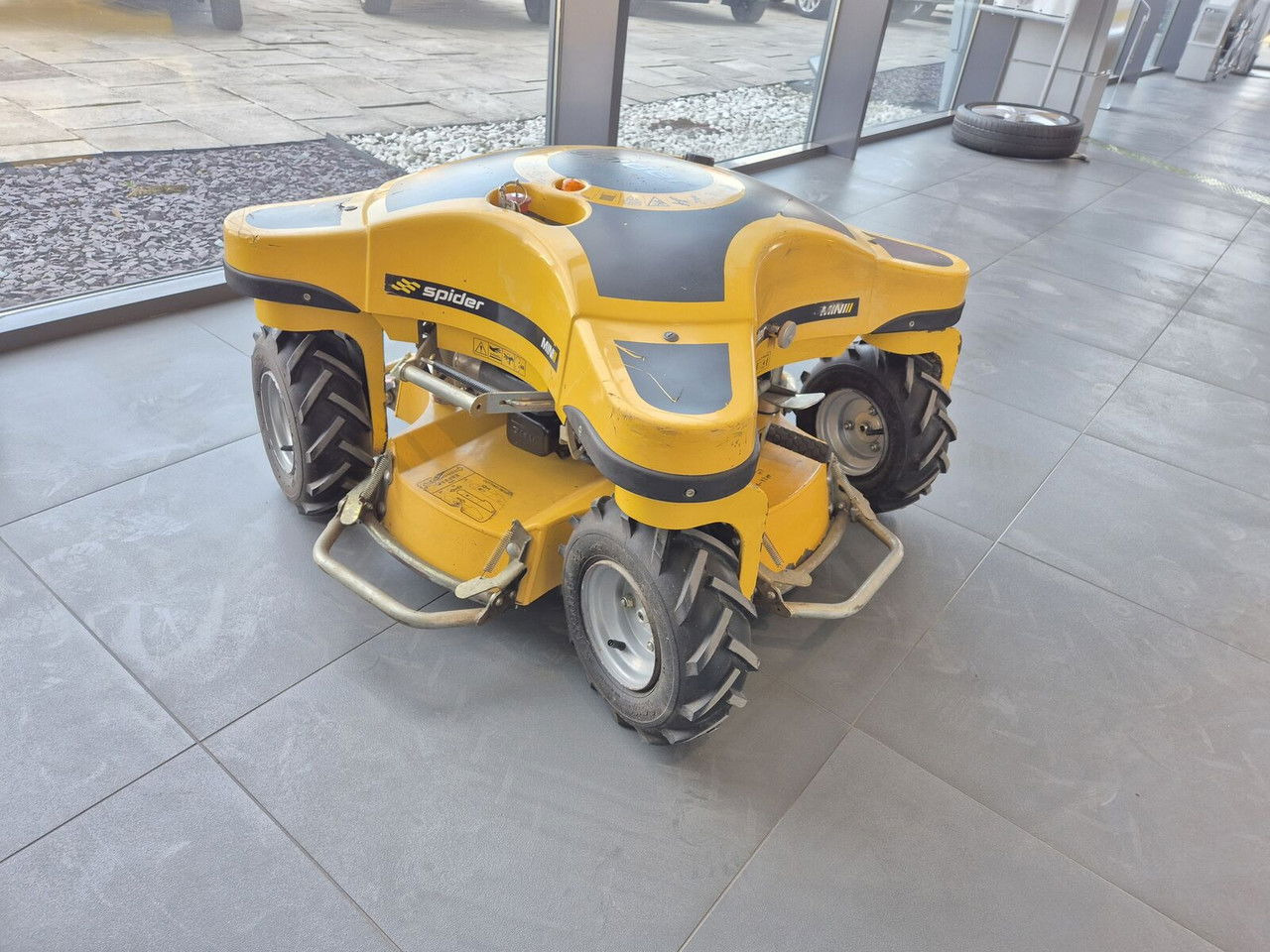 MINI Mini Spider II - جزازة المروج: صور 2 MINI Mini Spider II - جزازة المروج: صور 2