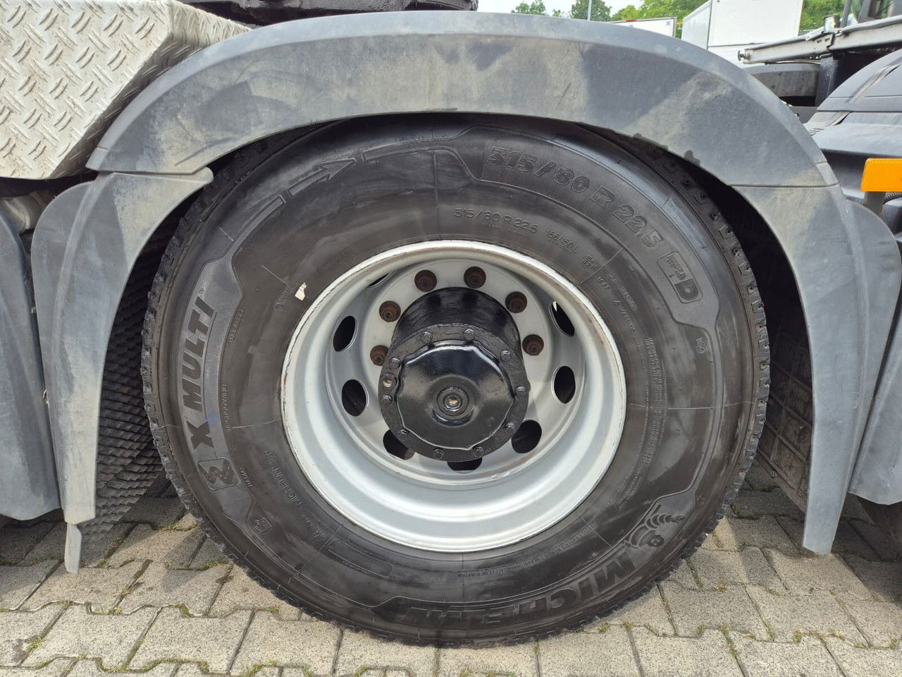 شاحنة جرار Mercedes-Benz Actros 4163 8X4 / 1 Owner / LOW KM / Super Condition: صور 25 شاحنة جرار Mercedes-Benz Actros 4163 8X4 / 1 Owner / LOW KM / Super Condition: صور 25