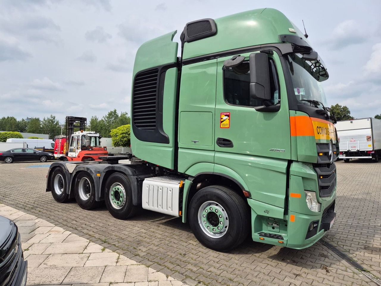 شاحنة جرار Mercedes-Benz Actros 4163 8X4 / 1 Owner / LOW KM / Super Condition: صور 7 شاحنة جرار Mercedes-Benz Actros 4163 8X4 / 1 Owner / LOW KM / Super Condition: صور 7