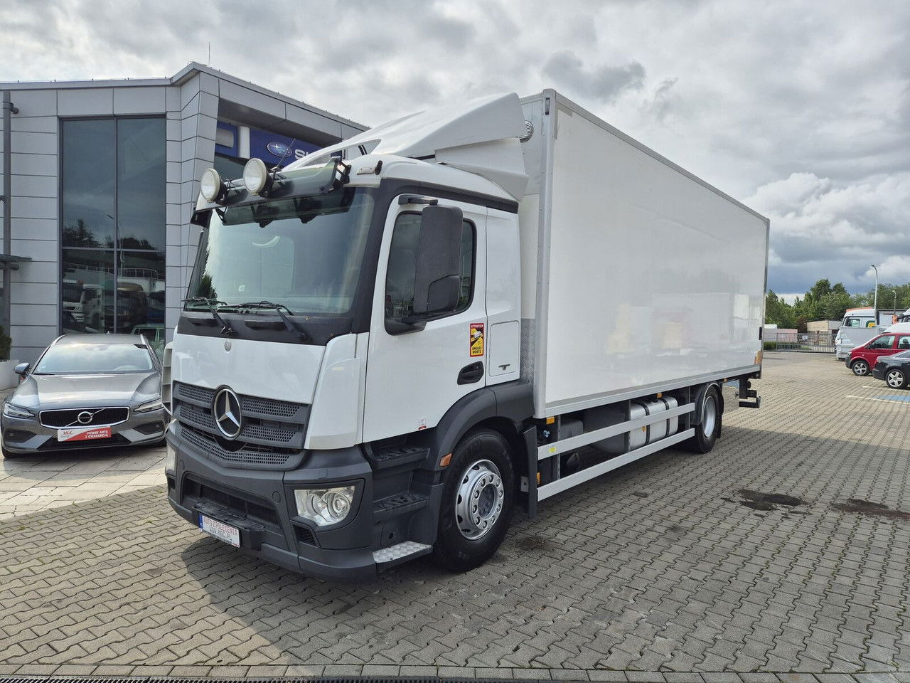 Mercedes-Benz Antos 1830 L / Container / Accident-Free / 1 Owner / Serviced / - بصندوق مغلق شاحنة: صور 1 Mercedes-Benz Antos 1830 L / Container / Accident-Free / 1 Owner / Serviced / - بصندوق مغلق شاحنة: صور 1