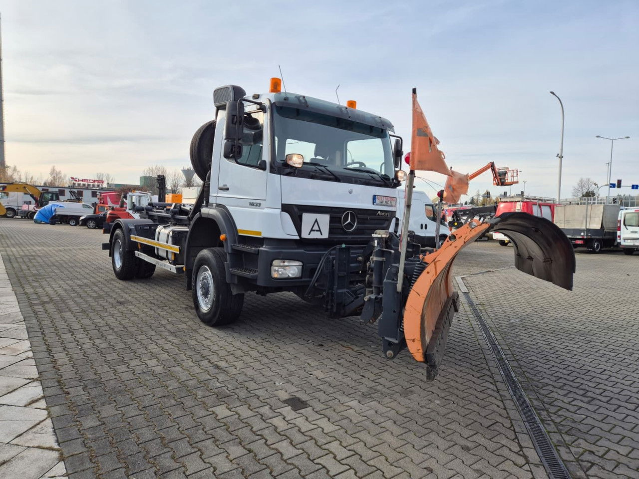Mercedes-Benz Axor 1833 4X4 / Serviced / Schmidt Plow - شاحنات الحاويات/ جسم علوي قابل للتغيير شاحنة: صور 4 Mercedes-Benz Axor 1833 4X4 / Serviced / Schmidt Plow - شاحنات الحاويات/ جسم علوي قابل للتغيير شاحنة: صور 4