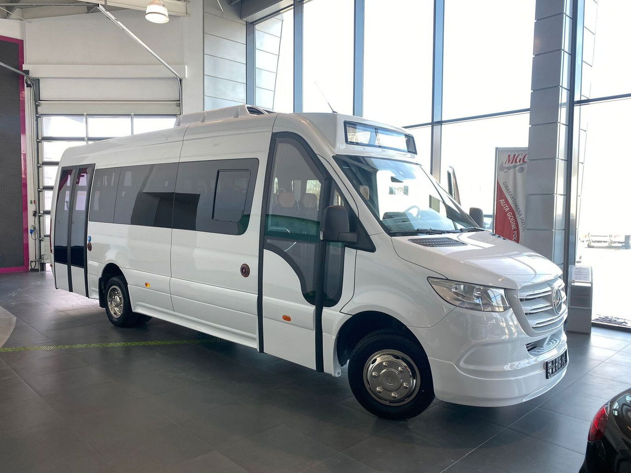 Mercedes-Benz Sprinter 517 - صغيرة, ميكروباص: صور 5 Mercedes-Benz Sprinter 517 - صغيرة, ميكروباص: صور 5