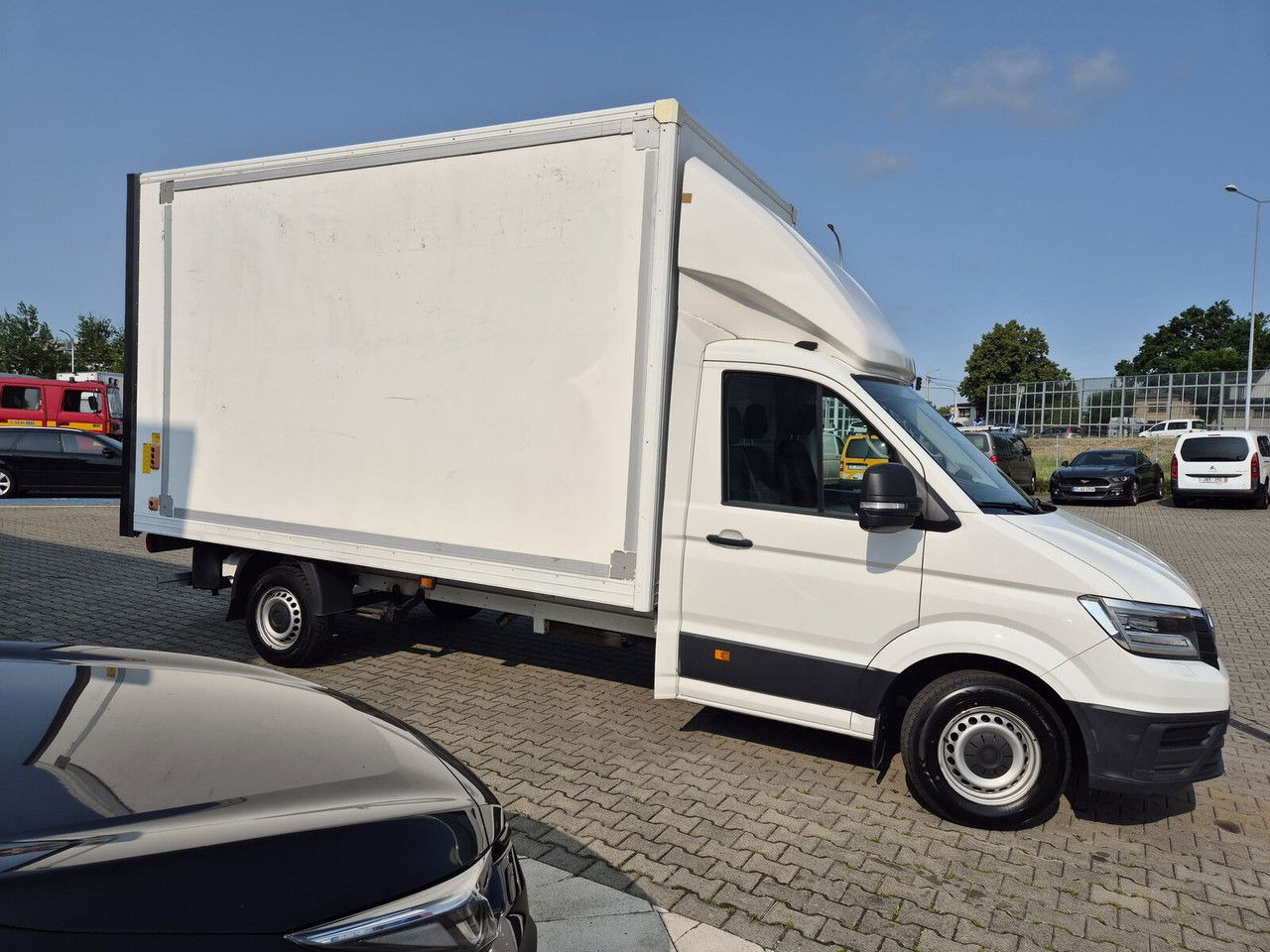 Volkswagen Crafter 2.0 TDI 177HP / High Container / Lift 750KG / Super Cond - الشاحنات الصغيرة صندوق مغلق: صور 1 Volkswagen Crafter 2.0 TDI 177HP / High Container / Lift 750KG / Super Cond - الشاحنات الصغيرة صندوق مغلق: صور 1