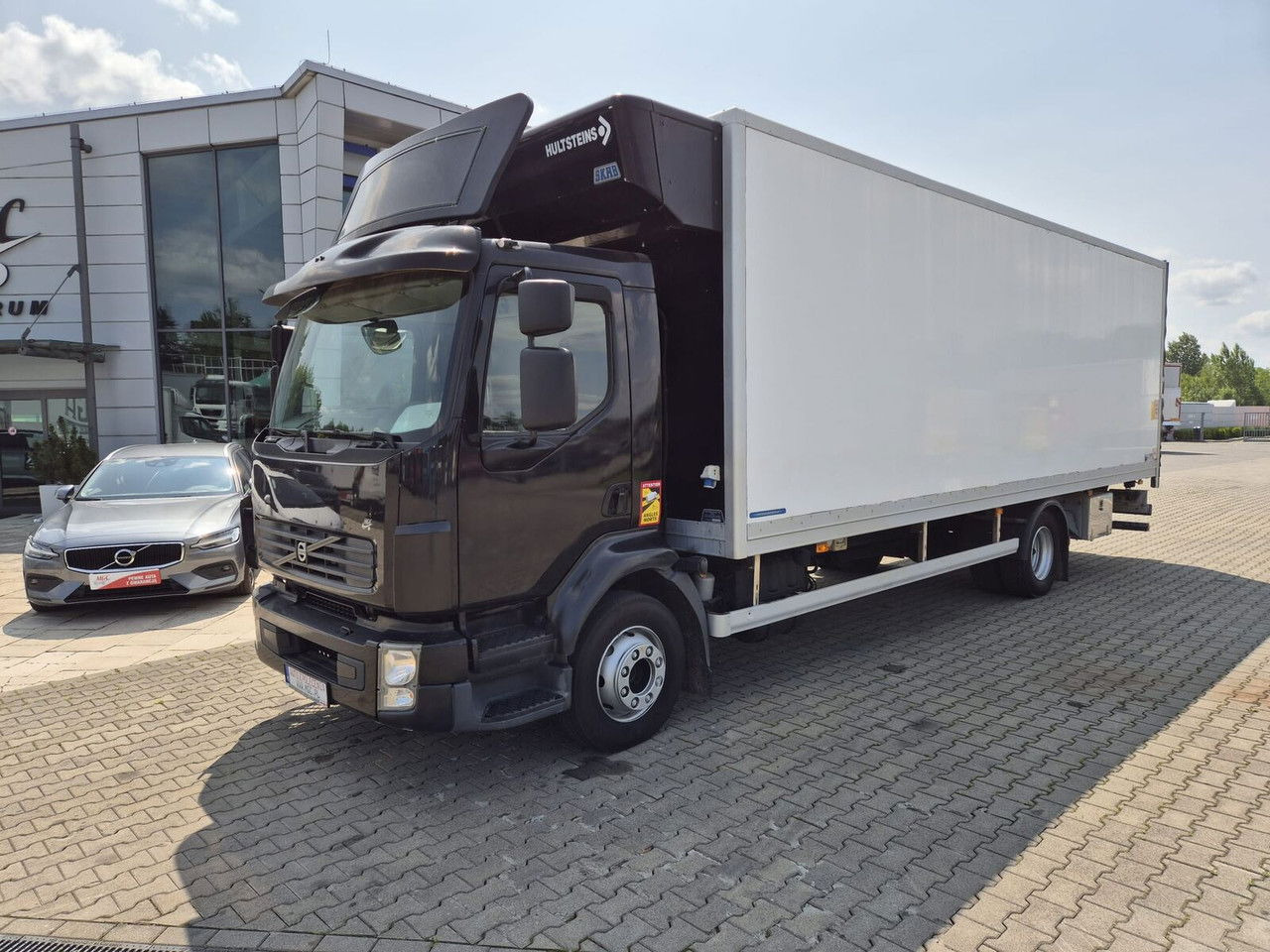 Volvo FL 240 - بصندوق مغلق شاحنة: صور 1 Volvo FL 240 - بصندوق مغلق شاحنة: صور 1
